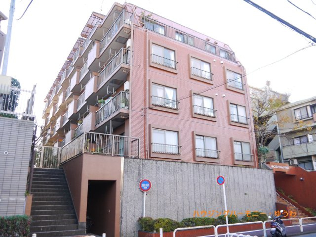 【外観】 | キャニオンマンション小竹向原 | 住む人を映し出す洗練された佇まいは、いつまでも輝き続けながらいつしか街の風景に溶け込んでいきます。