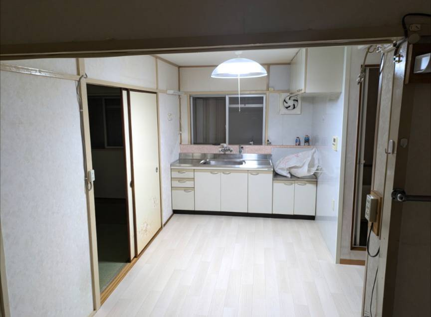 上高丸厚生年金住宅2号棟の居間・リビング