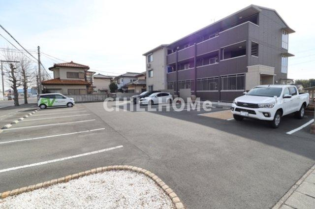 ル リッシュ　Ｃの駐車場|当社、チルホームのHPもご覧ください(^^)/物件情報多数♪