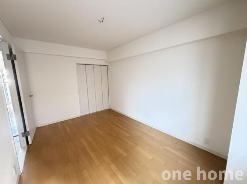 ライオンズマンション新大阪第2の洋室|◆広々洋室です！シンプルな内装につき、自分好みの空間づくりを楽しめます♪