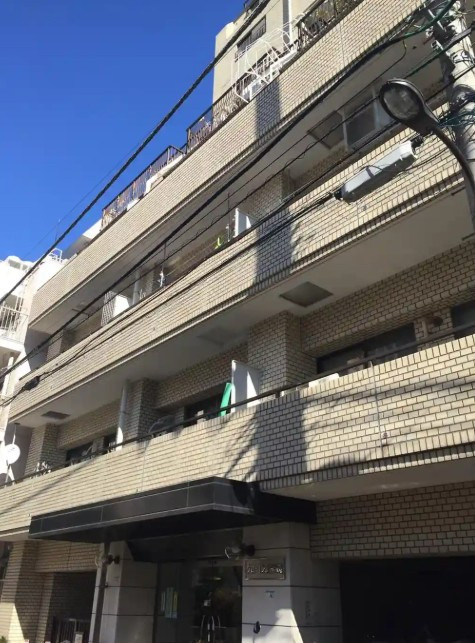 グローイン新宿御苑の外観