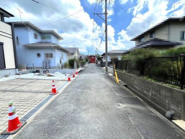 【その他】 | 糟屋郡篠栗町尾仲2丁目1期　1号棟（全1棟）【仲介手数料無料・0円】 | 現地写真。前面道路です。