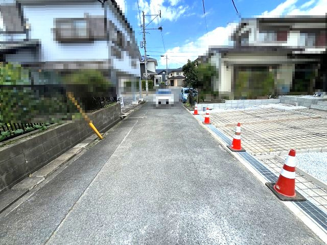 【その他】 | 糟屋郡篠栗町尾仲2丁目1期　1号棟（全1棟）【仲介手数料無料・0円】 | 現地写真。前面道路です。
