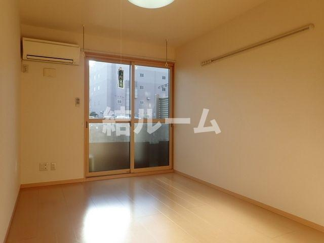 練馬区中村北１丁目のアパートの居間・リビング