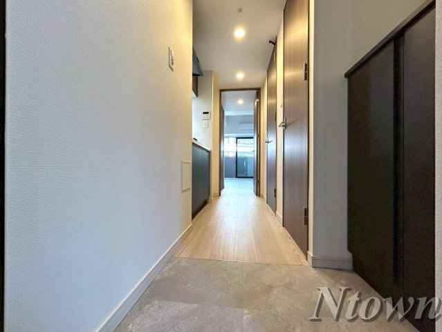 【玄関】 | S-RESIDENCE名駅北alesia(アレシア) | 明るい玄関です