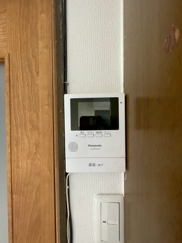 寝屋川市長栄寺町の防犯設備|来客を確認できるTVモニターホンつきです。
