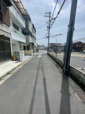 寝屋川市長栄寺町の前面道路含む現地写真