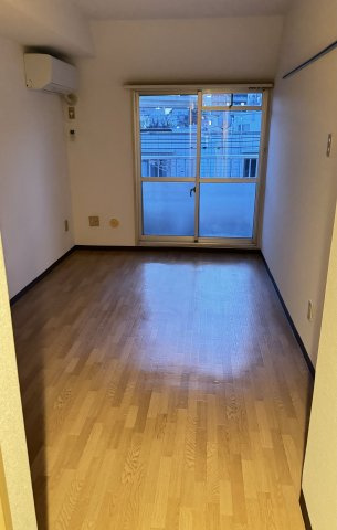 TOP板橋No.1 の内装|明るい色調の室内です