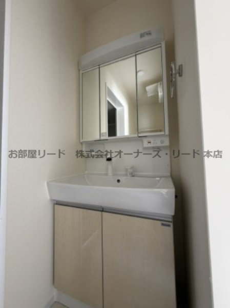 サクラヴィラージュ津福の洗面所