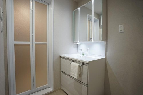 西宮スカイハイツの独立洗面台