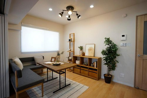 西宮スカイハイツの居間・リビング