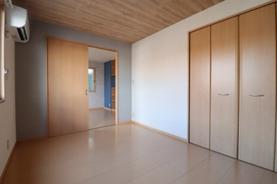 【洋室】 | リビングタウン大金平 B | 洋室 ６帖