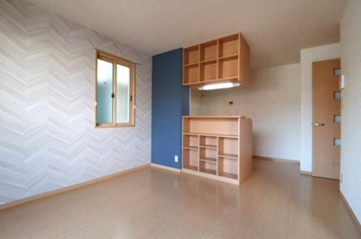 【洋室】 | リビングタウン大金平 B | リビング １０帖