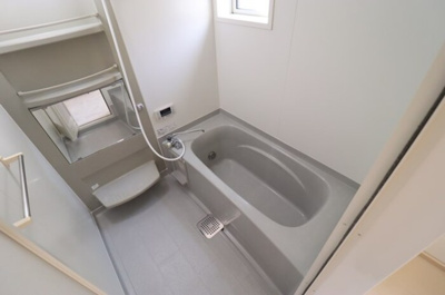 【浴室】 | リビングタウン大金平 B | 浴室
