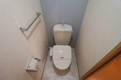 【トイレ】 | リビングタウン大金平 B | 温水洗浄暖房便座