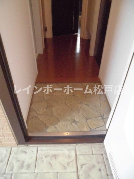 仲介手数料（賃料の1.10ヵ月）の50％OFF対象物件！の玄関|落ち着いた玄関です