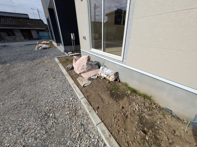 土浦市小松　第７　新築戸建て　3号棟の庭|日当たりや広さを現地で体感してください。理想のガーデニングや家庭菜園を始めてみませんか。