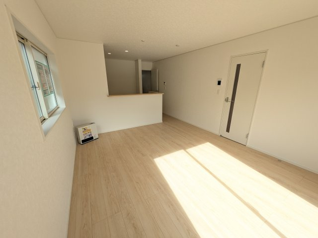 土浦市小松　第７　新築戸建て　3号棟の居間・リビング|家族の会話が自然と弾む、広々としたゆとりのLDK。南西向きの窓からたっぷりの光が射し込む明るく快適な空間です。