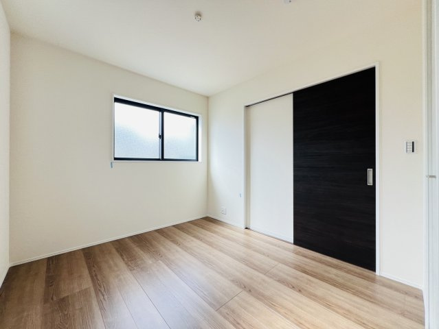 知多市岡田開戸33-1『仲介手数料無料』新築戸建ての洋室