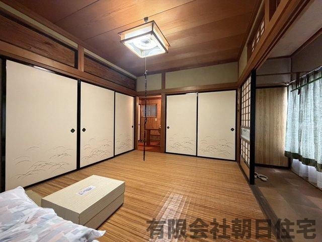 【和室】 | 斐川町直江中古戸建 | 畳の上でゆっくりとくつろげる和室です