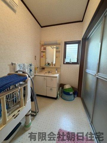 【独立洗面台】 | 斐川町直江中古戸建 | 朝の身支度には欠かせない独立洗面化粧台