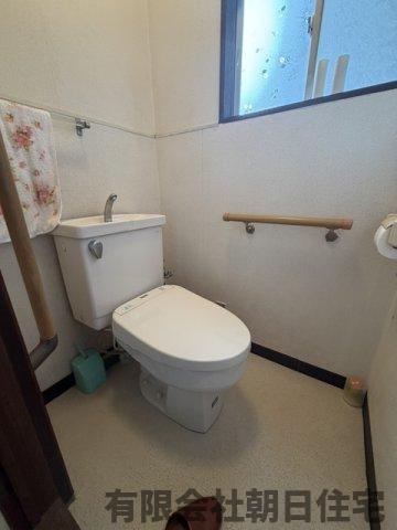 【トイレ】 | 斐川町直江中古戸建 | 落ち着いたトイレです