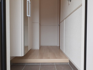 【玄関】 | ローズ　ヴィルＡ | 玄関