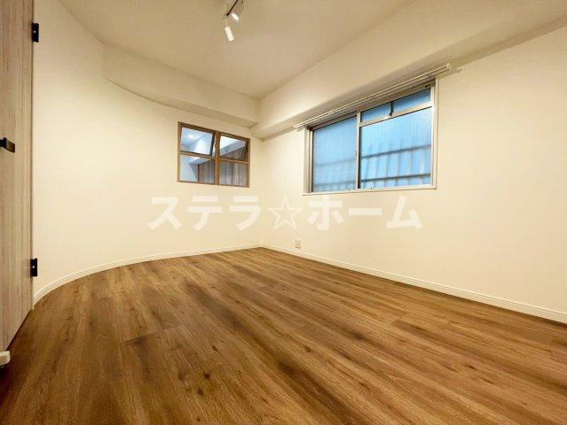 サニーコーポ東三国の洋室|個人の部屋や寝室として使える洋室です