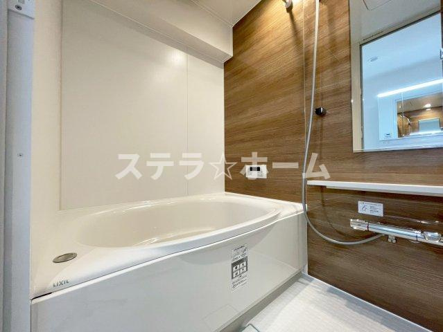 サニーコーポ東三国の浴室|コンパクトで使いやすいお風呂です