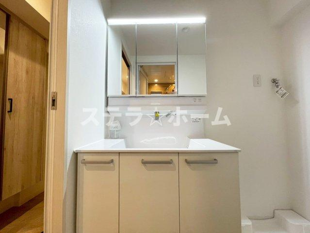 サニーコーポ東三国の独立洗面台|独立洗面台で身支度をすべて済ませてしまいましょう