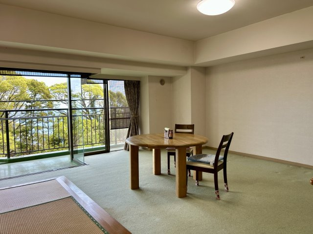 中銀ライフケア熱海第3伊豆山23号館の居間・リビング