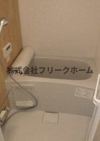 小金井市中町２丁目のアパートの浴室