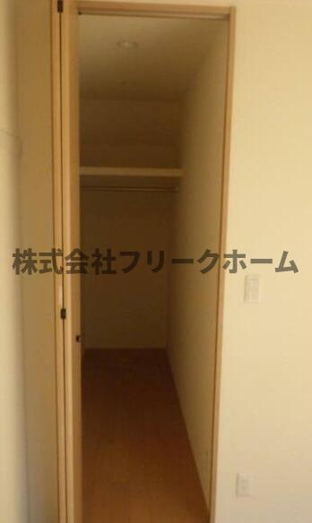 小金井市中町２丁目のアパートの収納