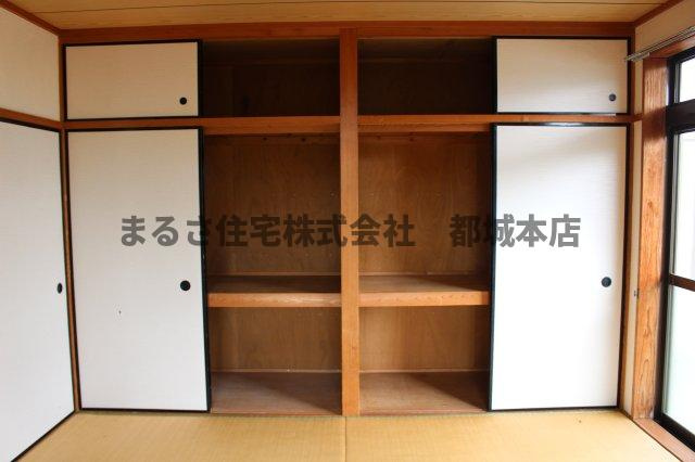 都城市吉尾町のアパートの収納