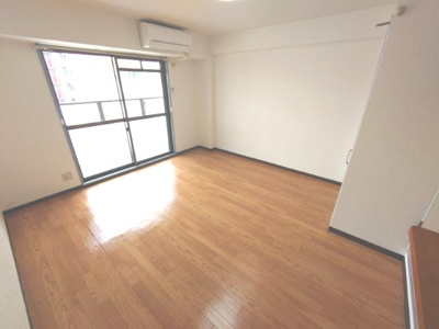 【居間・リビング】 | プレジデント瑞光 | 綺麗な内装のお部屋です。