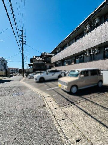 仲介手数料0円！グランモアメイトの駐車場