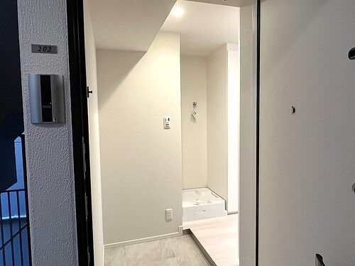 VIOR文京関口の玄関|玄関からの室内※同タイプ別部屋2025.12新築未入居時撮影