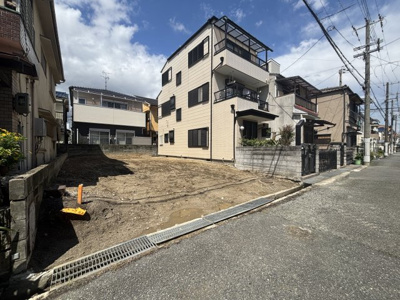 【前面道路含む現地写真】 | 大西町2丁目土地 | お好きな工務店・ハウスメーカーで建築可能な更地です。現地見学もお気軽にお問い合わせください。