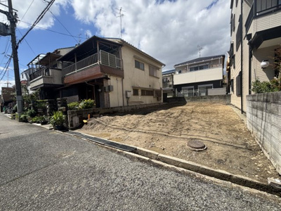 【前面道路含む現地写真】 | 大西町2丁目土地 | お好きな工務店・ハウスメーカーで建築可能な更地です。現地見学もお気軽にお問い合わせください。