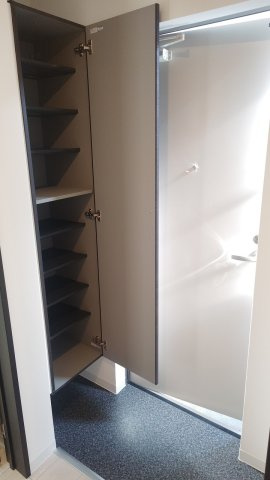 ジーメゾン明石林崎の玄関