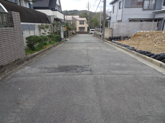 【前面道路含む現地写真】 | 川西市清和台東1丁目5の60　建築条件無土地