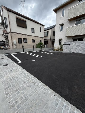 Ｄ-ｒｅｓｉｄｅｎｃｅ南茨木Ⅱの駐車場