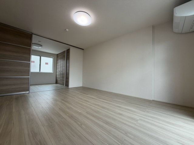 Ｄ-ｒｅｓｉｄｅｎｃｅ南茨木Ⅱの居間・リビング