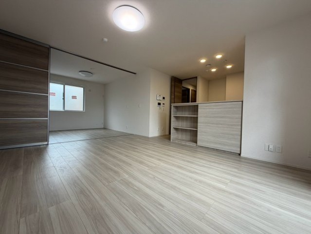 Ｄ-ｒｅｓｉｄｅｎｃｅ南茨木Ⅱの居間・リビング
