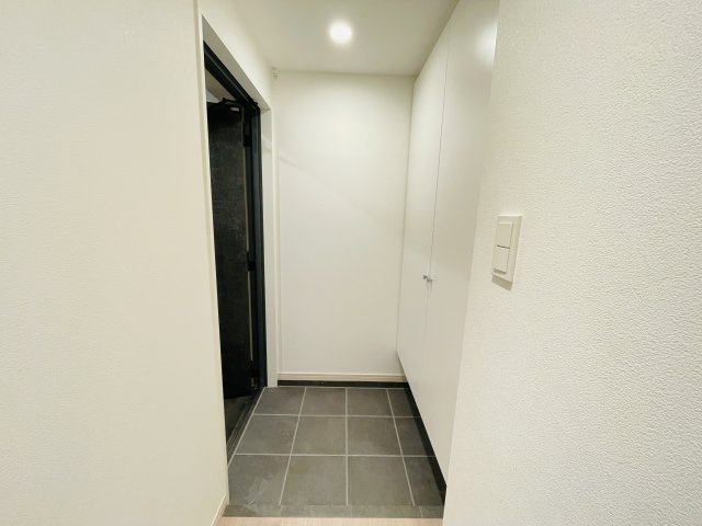 SYFORME NEXT IKEBUKURO WESTの玄関|明るい玄関です