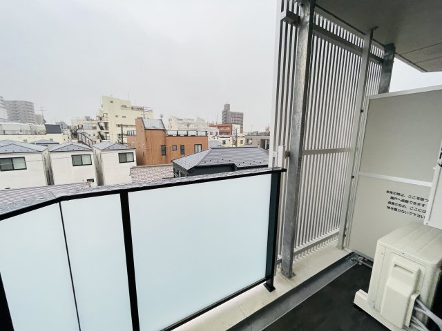 SYFORME NEXT IKEBUKURO WESTのバルコニー|落ち着いた時間を過ごせるバルコニーです