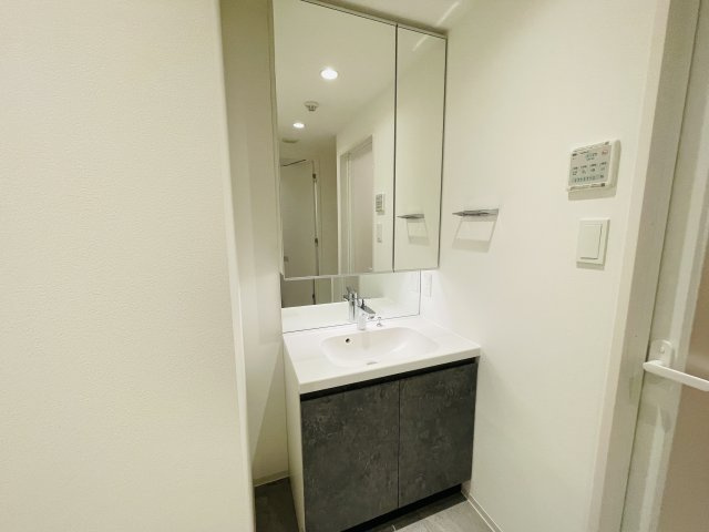 SYFORME NEXT IKEBUKURO WESTの洗面所|スペースが確保できる洗面所です