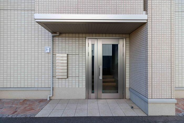 J-house　エクセレントの玄関
