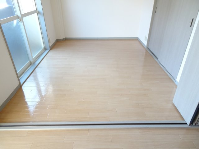 メイプルハウスの洋室
