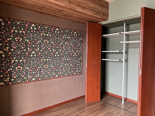 ジーニス大阪の収納|洋室アクセントクロス・収納